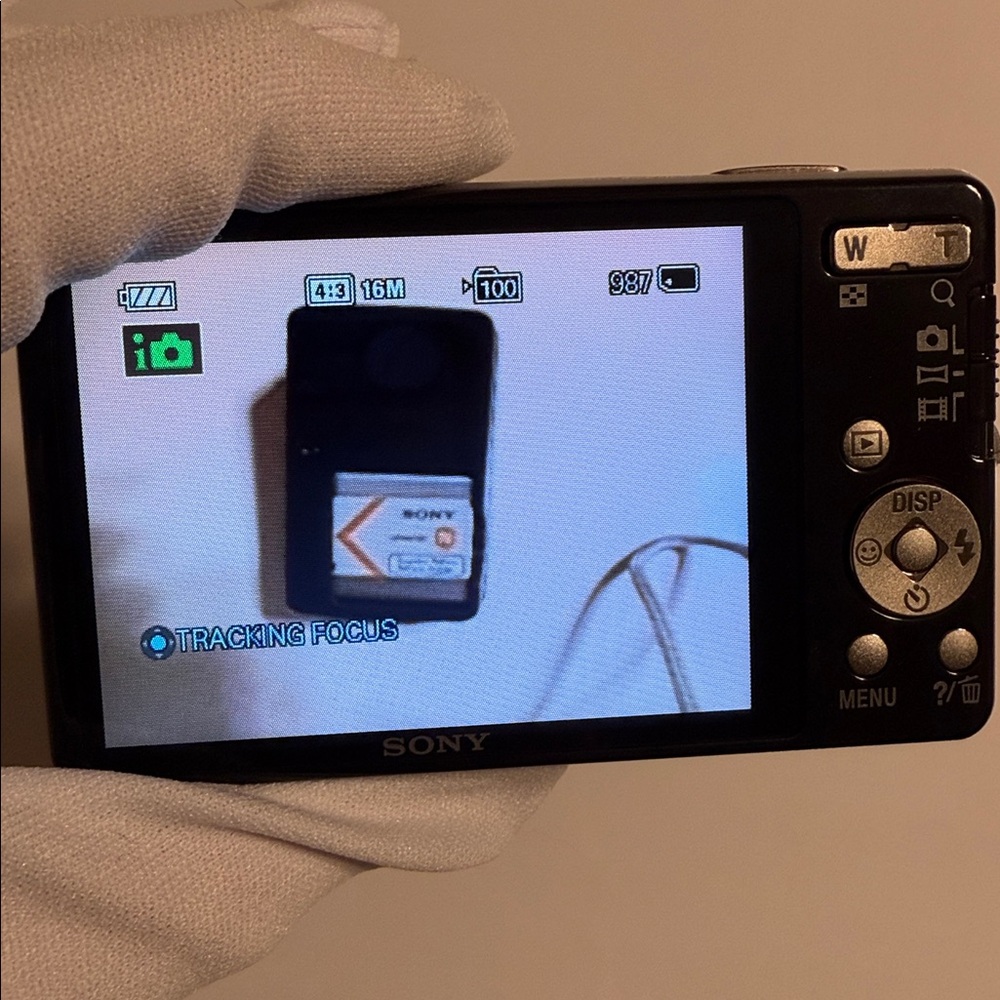 Sony Cyber-Shot DSC-W690 16.1MPCCD Digital Camera - Picture 7 of 13